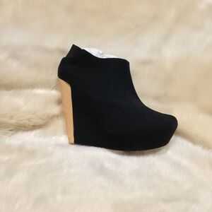 Messeca Cecie Canvas Black Wedge Booties | Size 7.5